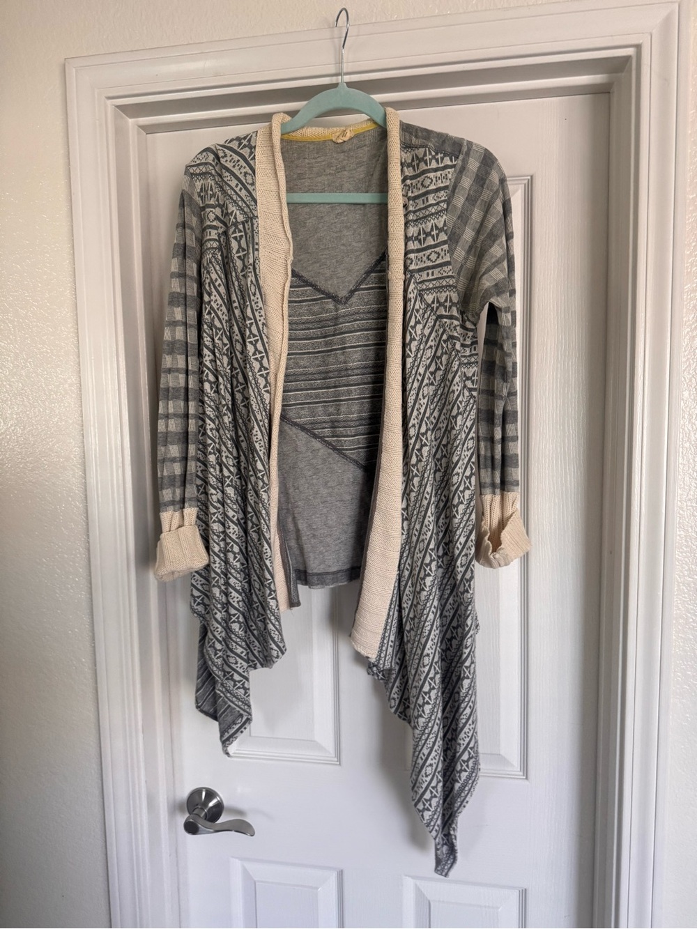Anthropologie Grey and Cream Patterned Draped Open-Front Cardigan